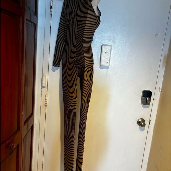 GSUWOO Jumpsuit so real onepiece catsuit one arm stripe 3d romper logo pant suit - Picture 6 of 11